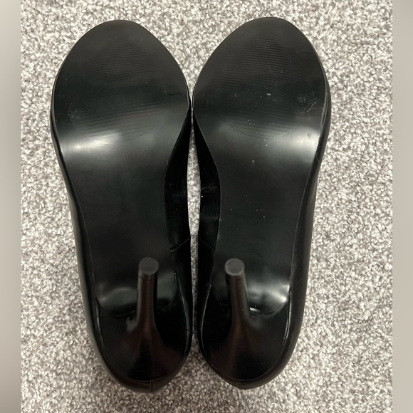 Nine West Black Heels Size 7 - Picture 2 of 4